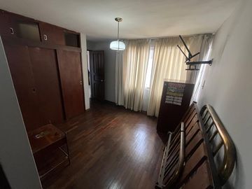Oportunidad Única ¡¡ Venta De Casa En Santiago Surco, Límite Con Miraflores /Excelente Ubicación Para Proyecto Inmobiliario