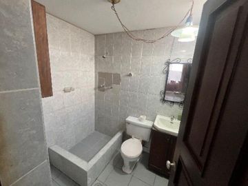 Oportunidad Única ¡¡ Venta De Casa En Santiago Surco, Límite Con Miraflores /Excelente Ubicación Para Proyecto Inmobiliario
