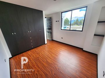 NO EN CONJUNTO Casa CRÉDITO VIP 3 dormitorios Valle de los Chillos Inchalillo INDEPENDIENTE
