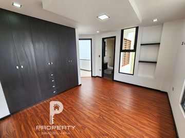 NO EN CONJUNTO Casa CRÉDITO VIP 3 dormitorios Valle de los Chillos Inchalillo INDEPENDIENTE