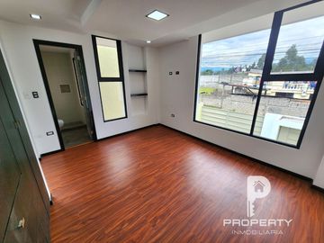 NO EN CONJUNTO Casa CRÉDITO VIP 3 dormitorios Valle de los Chillos Inchalillo INDEPENDIENTE