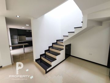 NO EN CONJUNTO Casa CRÉDITO VIP 3 dormitorios Valle de los Chillos Inchalillo INDEPENDIENTE