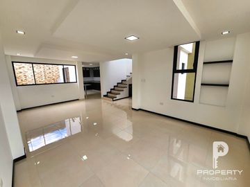 NO EN CONJUNTO Casa CRÉDITO VIP 3 dormitorios Valle de los Chillos Inchalillo INDEPENDIENTE
