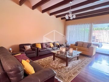 Vendo casa en La Molina Vieja, frente a parque , zona cerrada