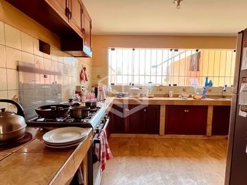 Vendo casa en La Molina Vieja, frente a parque , zona cerrada
