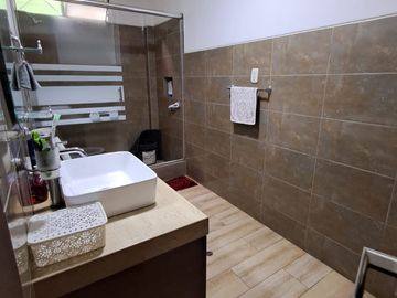 🚨 VENDO CASA DE 3 PISOS + AZOTEA EN LOS OLIVOS DE PRO