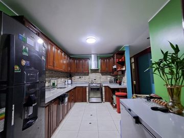🚨 VENDO CASA DE 3 PISOS + AZOTEA EN LOS OLIVOS DE PRO