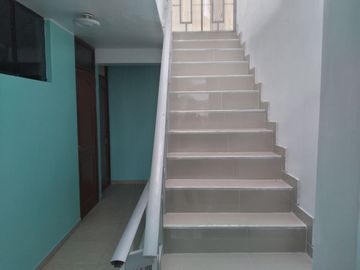 ALQUILO OFICINA CONSULTORIO HOSPITAL PISO TRES, DENTAL, PSICOLOGOS, ADMINISTRADOR