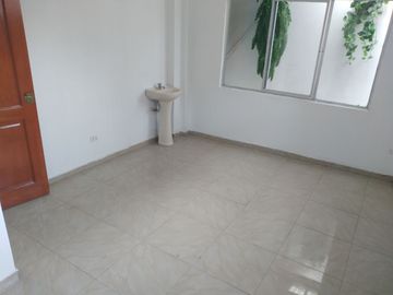 ALQUILO OFICINA CONSULTORIO HOSPITAL PISO TRES, DENTAL, PSICOLOGOS, ADMINISTRADOR