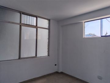 ALQUILO OFICINA CONSULTORIO HOSPITAL PISO TRES, DENTAL, PSICOLOGOS, ADMINISTRADOR