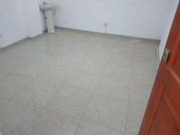 ALQUILO OFICINA CONTADOR ABOGADO PUBLICISTA IMPORTADOR  OFICINA ADMINISTRATIVA