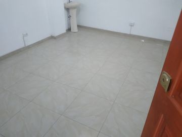 ALQUILO OFICINA CONTADOR ABOGADO PUBLICISTA IMPORTADOR  OFICINA ADMINISTRATIVA