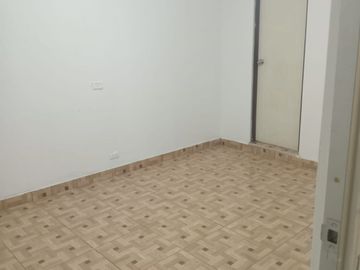 ALQUILO OFICINA CONSULTORIO 17M2 con BAÑO PPLAZA ARMAS Puente Piedra PISO2 Múdate, crece Ya!