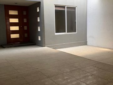 CASA en VENTA en LOMAS DEL MARMOL, muy cerca de IMSS La Margarita y CLUB BRITANIA La Calera, Puebla