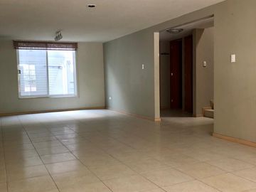 CASA en VENTA en LOMAS DEL MARMOL, muy cerca de IMSS La Margarita y CLUB BRITANIA La Calera, Puebla