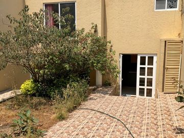 CASA en VENTA en LOMAS DEL MARMOL, muy cerca de IMSS La Margarita y CLUB BRITANIA La Calera, Puebla