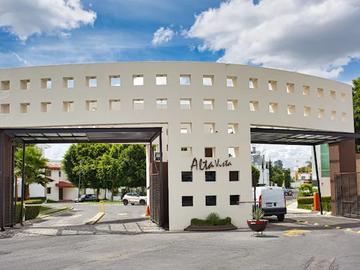 CASA en VENTA, Fracc. ALTA VISTA, acceso sobre Periférico Ecológico, frente a La Vista. Zona Angelópolis, San Andrés Cholula