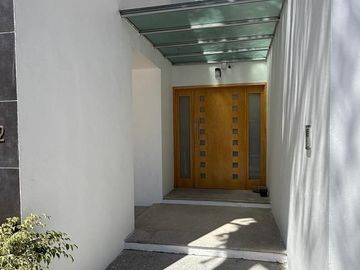 CASA en VENTA, Fracc. ALTA VISTA, acceso sobre Periférico Ecológico, frente a La Vista. Zona Angelópolis, San Andrés Cholula