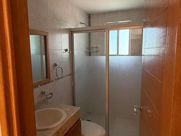 CASA en VENTA, Fracc. ALTA VISTA, acceso sobre Periférico Ecológico, frente a La Vista. Zona Angelópolis, San Andrés Cholula