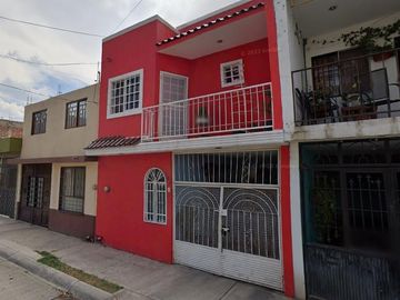 VENTA DE CASA EN FRACC VILLAS DE LA HACIENDA, CELAYA, GUANAJUATO.