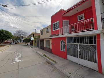 VENTA DE CASA EN FRACC VILLAS DE LA HACIENDA, CELAYA, GUANAJUATO.