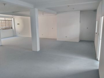 ALQUILO LOCAL MUY GRANDE 216M2 PISO 3 TRES, EN AV LOS ANGELES ATE EMPRESARIOS GAMARRA