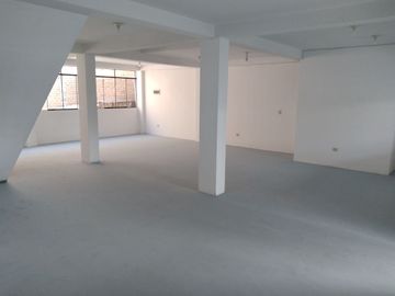 ALQUILO LOCAL MUY GRANDE 216M2 PISO 3 TRES, EN AV LOS ANGELES ATE EMPRESARIOS GAMARRA