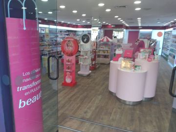 ALQUILO LOCAL MUY GRANDE 216M2 PISO 3 TRES, EN AV LOS ANGELES ATE EMPRESARIOS GAMARRA