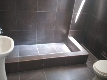 ALQUILO LOCAL MUY GRANDE 216M2 PISO 3 TRES, EN AV LOS ANGELES ATE EMPRESARIOS GAMARRA