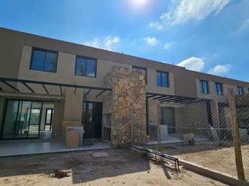 VÓRTICE INMOBILIARIA VENDE DÚPLEX EN BARRIO MILCAYAC I