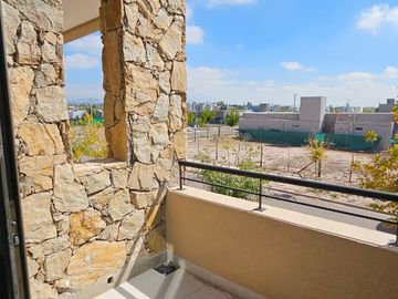 VÓRTICE INMOBILIARIA VENDE DÚPLEX EN BARRIO MILCAYAC I