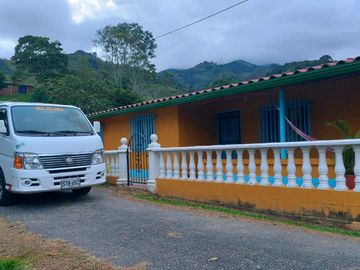 VENDO ESTA DIVINA FINCA, BIEN BARATA, EN BARBOSA ANTIOQUIA