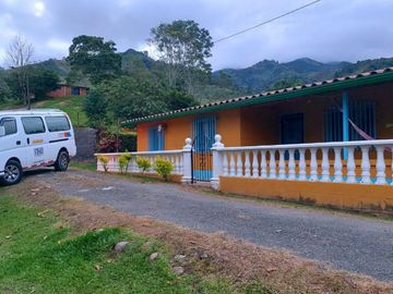 VENDO ESTA DIVINA FINCA, BIEN BARATA, EN BARBOSA ANTIOQUIA