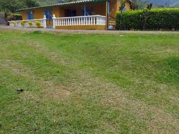 VENDO ESTA DIVINA FINCA, BIEN BARATA, EN BARBOSA ANTIOQUIA