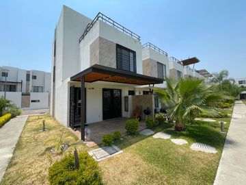 Venta de Casa en Condominio en Santa Fe Lifestyle, Xochitepec, Morelos