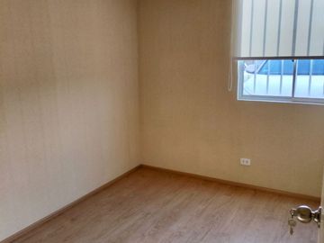 OFICINA A PUERTA CERRADA