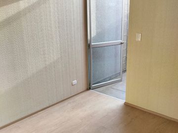 OFICINA A PUERTA CERRADA