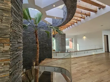 CASA EN VENTA LUXURY EN JURIQUILLA CON ALBERCA Y ESPECTACULARES VISTAS AL LAGO, QUERÉTARO