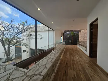 CASA EN VENTA LUXURY EN JURIQUILLA CON ALBERCA Y ESPECTACULARES VISTAS AL LAGO, QUERÉTARO