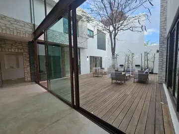 CASA EN VENTA LUXURY EN JURIQUILLA CON ALBERCA Y ESPECTACULARES VISTAS AL LAGO, QUERÉTARO