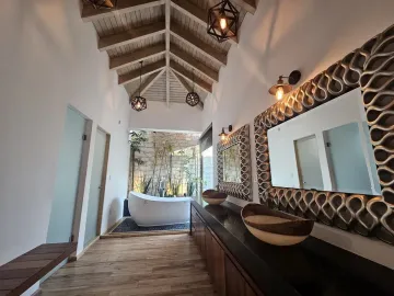 CASA EN VENTA LUXURY EN JURIQUILLA CON ALBERCA Y ESPECTACULARES VISTAS AL LAGO, QUERÉTARO