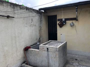 Edificio en Venta, Versalles y Las Casas esquina. Sector Centro Norte