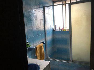 Edificio en Venta, Versalles y Las Casas esquina. Sector Centro Norte