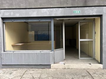 Edificio en Venta, Versalles y Las Casas esquina. Sector Centro Norte