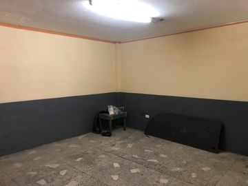 Edificio en Venta, Versalles y Las Casas esquina. Sector Centro Norte