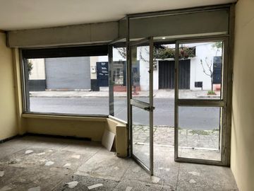 Edificio en Venta, Versalles y Las Casas esquina. Sector Centro Norte