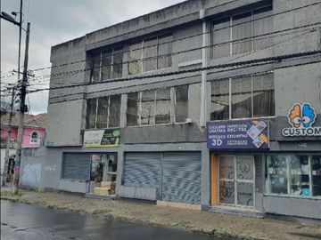 Edificio en Venta, Versalles y Las Casas esquina. Sector Centro Norte