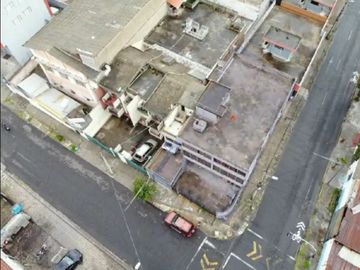 Edificio en Venta, Versalles y Las Casas esquina. Sector Centro Norte