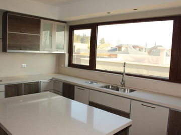 Vendo Departamento de 248 m2 en exclusivo Edificio Don Nicanor ubicado en Loteo los Poetas sector consolidado y privilegiado de la ciudad de Chillán