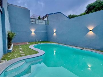 For Sale: 𝐌𝐨𝐝𝐞𝐫𝐧 𝐇𝐨𝐮𝐬𝐞 & 𝐋𝐨𝐭 — with swimming pool in Greenwoods Exec Village Pasig